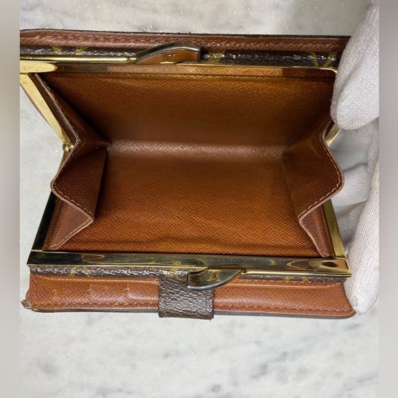 Louis Vuitton Vintage Wallet - Picture 5 of 10